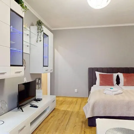 Magnolia Deluxe Center Anielewicza * وارسو